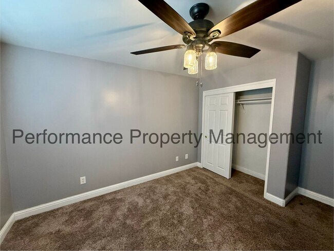 Building Photo - Spacious 5 Bed/3 Bath + Office in SW Bakersfield w/ RBP & $0 Deposit Option