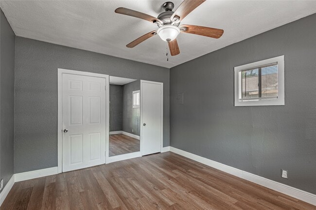 Building Photo - 1528 Ave P