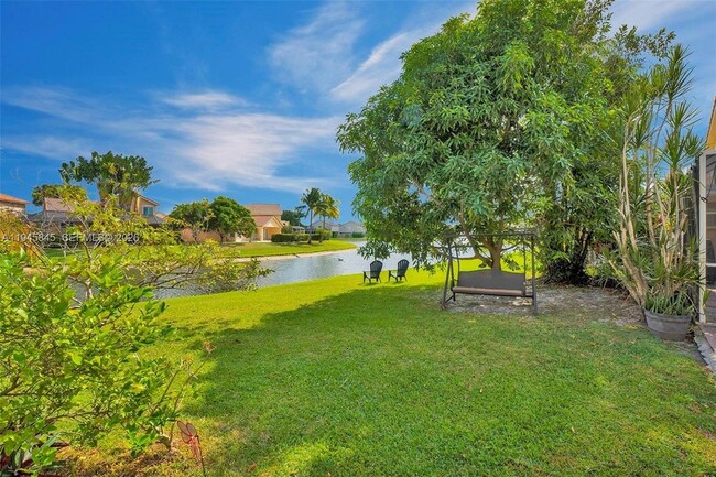 Building Photo - 18071 Clear Brook Cir