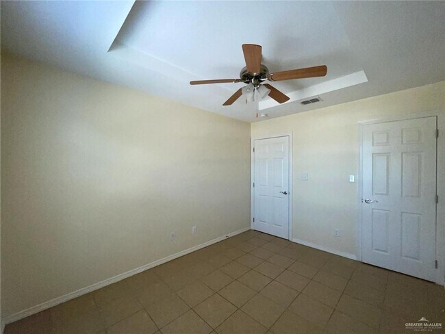 Building Photo - 13 Phoenix St