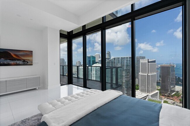 Building Photo - 88 SW 7th St