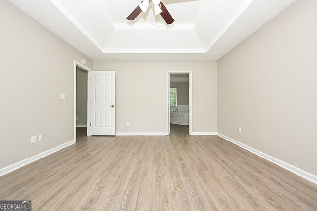 Building Photo - 468 Grove Park Dr