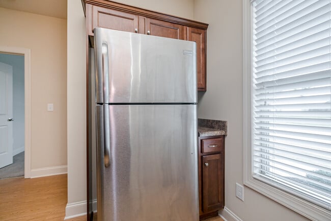 Building Photo - 948 Erika Ln