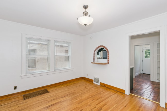 Building Photo - 209 S Belmont St