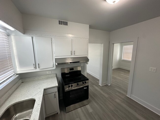 Building Photo - Luxury in Lockport-Newly Remodelled 4 Bedroom 2 Bath