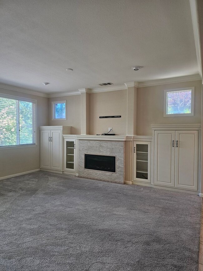 Building Photo - Del Webb Gem - 55 and Over Community