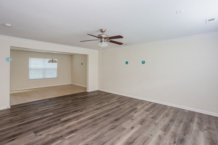Building Photo - 10408 Sparrow Springs Ln