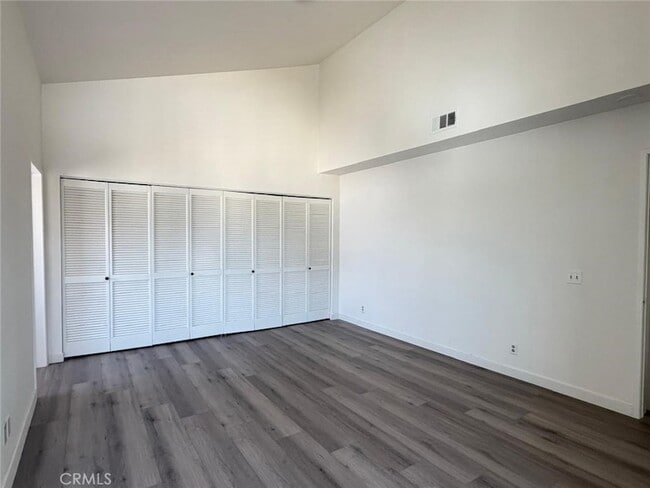 Building Photo - 911 N Beaudry Ave