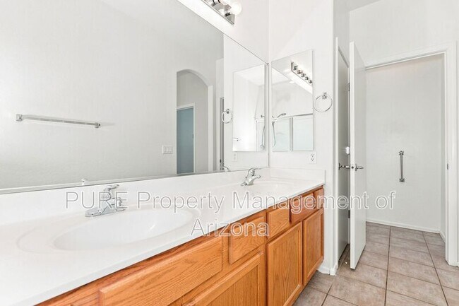Building Photo - 2807 E Morenci Rd