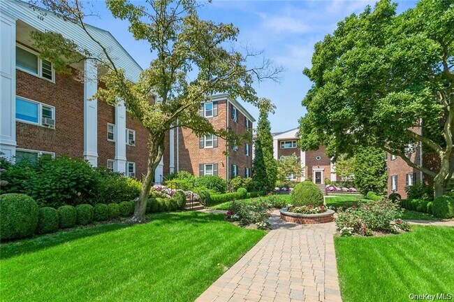 Building Photo - 1833 Palmer Ave