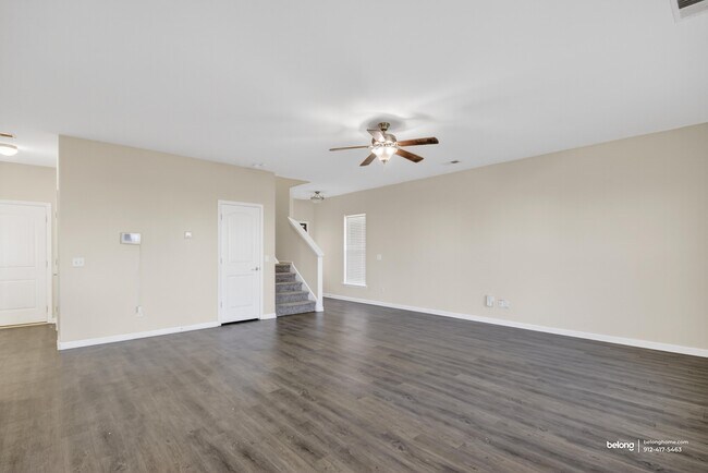 Building Photo - 98 Crystal Lake Dr