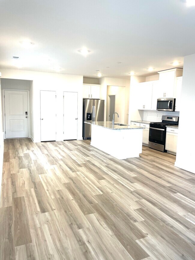 Building Photo - 1073 Lauryn Oak Lp