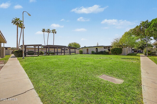 Building Photo - 830 S Dobson Rd