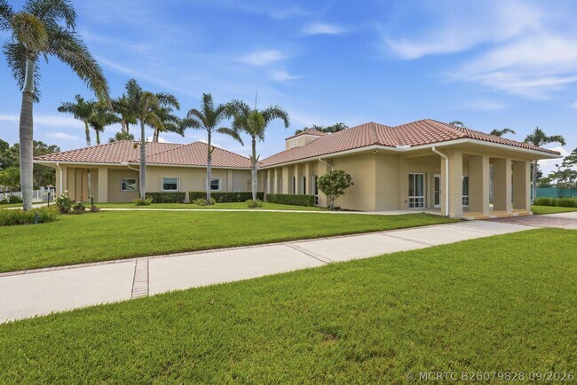 Building Photo - 707 SW San Salvador Cv