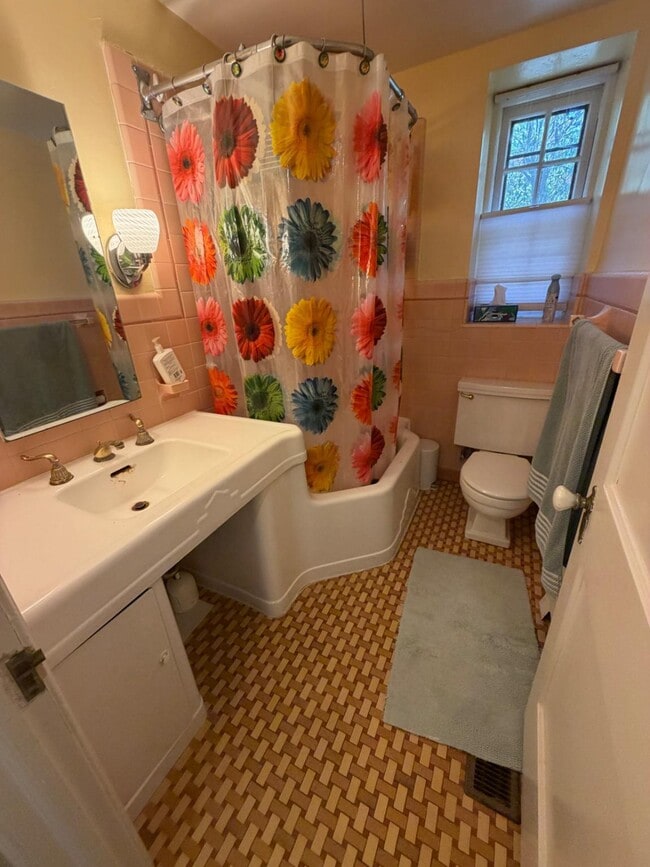 Building Photo - 74 Black Rock Rd