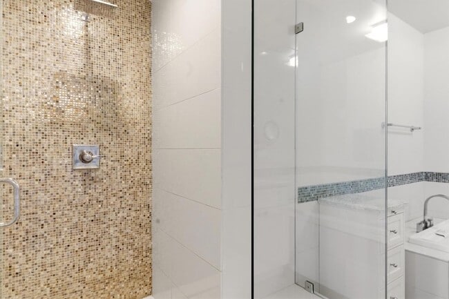 Building Photo - 8372 E San Salvador Dr