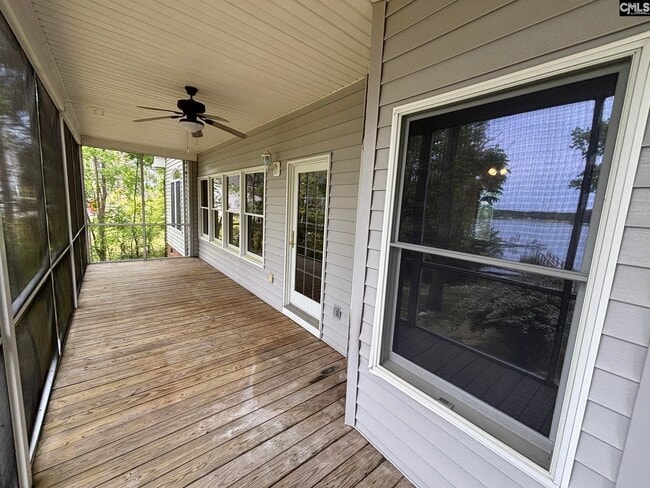 Building Photo - 527 Superior Cir