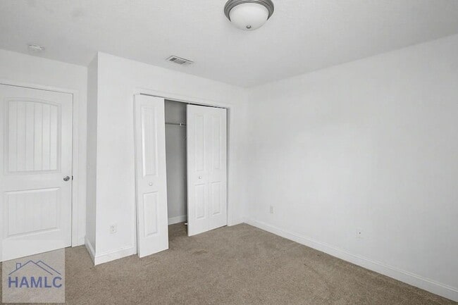 Building Photo - 390 Fairview Cir