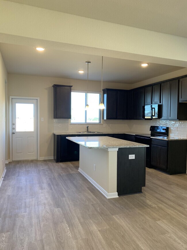 Building Photo - 4728 Fawn Valley Dr