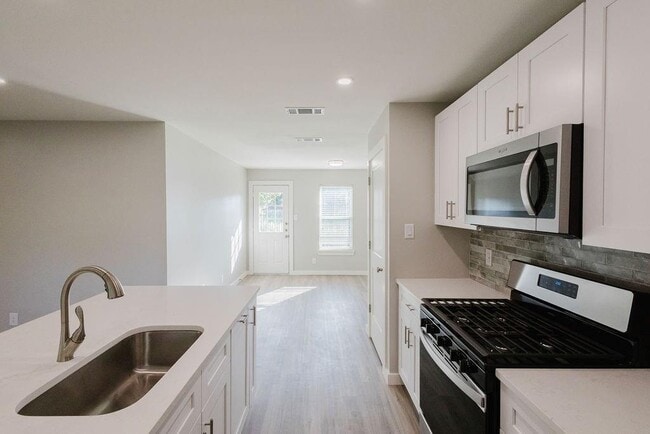 Building Photo - 501 Oakley Ct