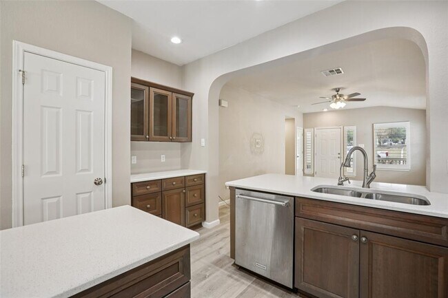 Building Photo - 4937 Hartson