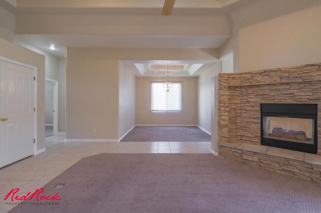 Building Photo - Comfortable 3-bedroom Home. Small Dog Frie...