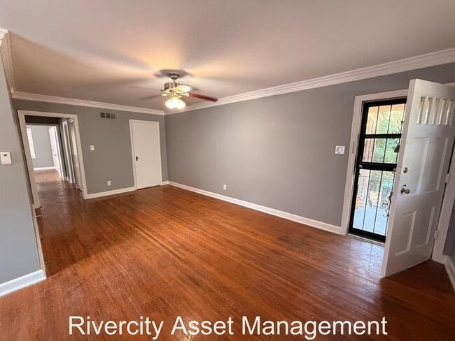 Building Photo - DUPLEX WITH NICE AMENTIES!!!! Section 8 Welcomed!!!!!