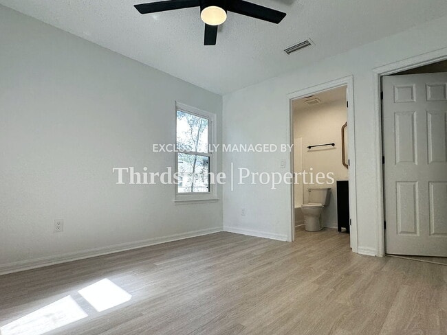 Building Photo - 1732 W 44th St