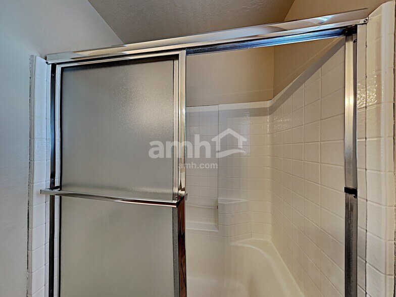 Building Photo - 584 N Nebula Ave