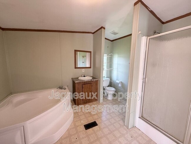 Building Photo - 7775 LA-1133
