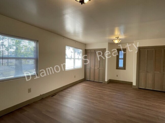 Building Photo - 1301 N Fremont Ave