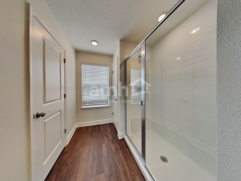 Building Photo - 14515 Cedar Mill Dr