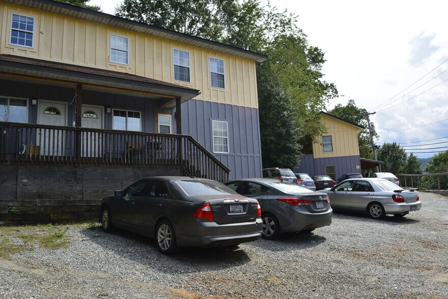 Building Photo - 119 Forest Hls