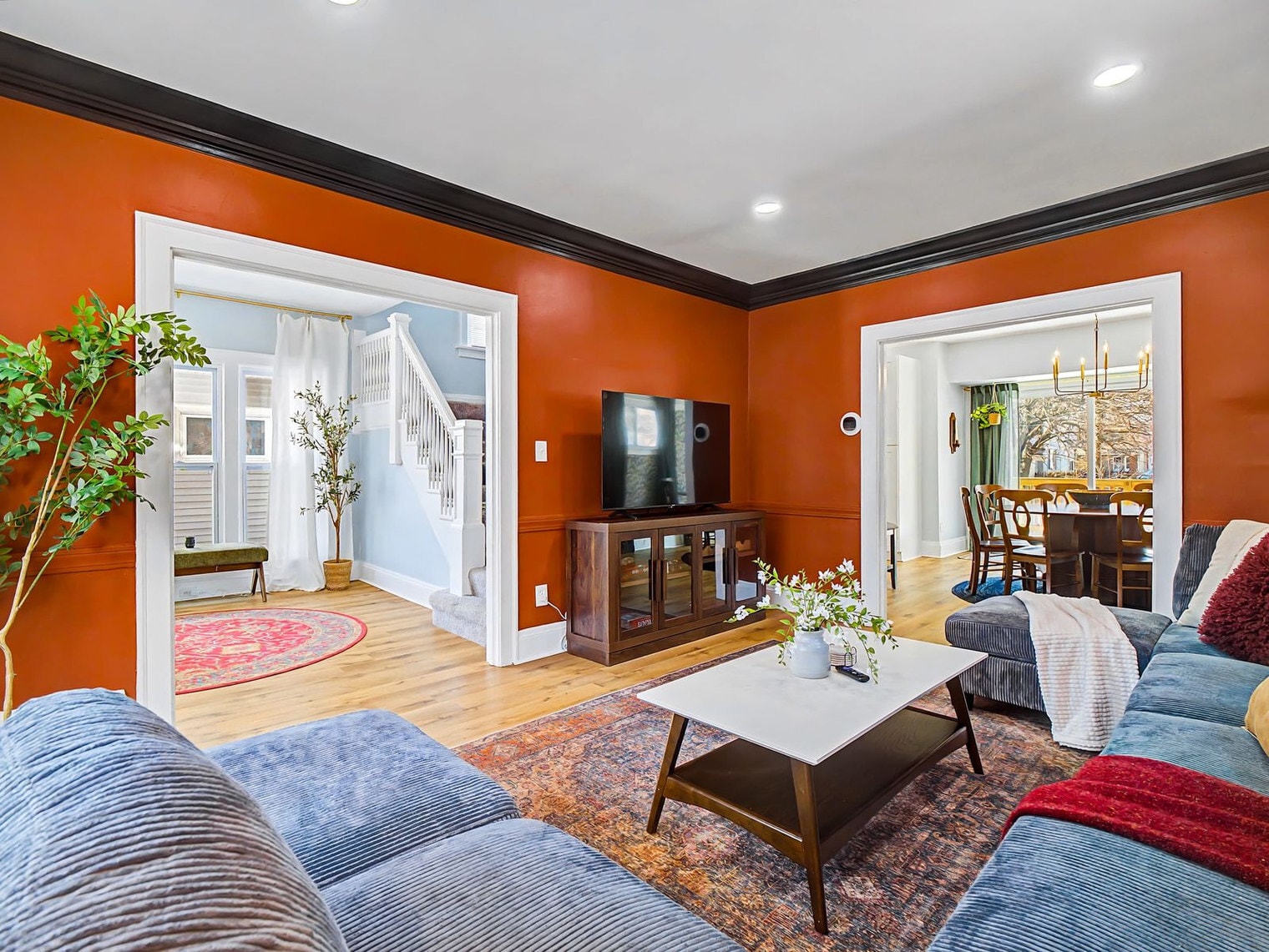 Building Photo - 2010 Chesterland Ave