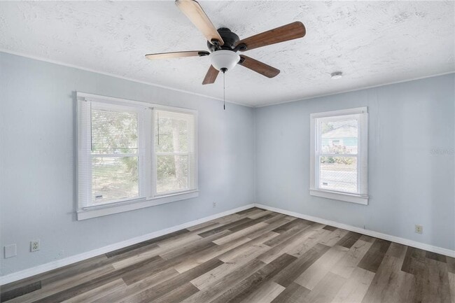 Building Photo - 2000 43rd St S