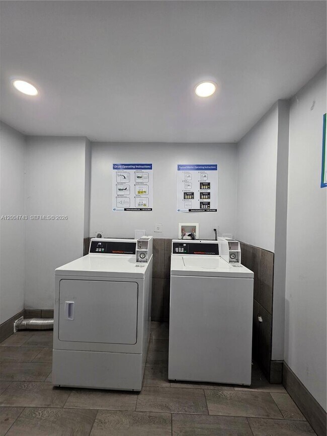 Building Photo - 1111 NW 19th Ave