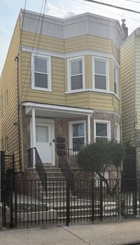 Building Photo - 125 Armstrong Ave