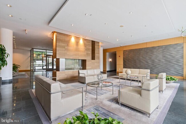 Building Photo - 2001 15th St N