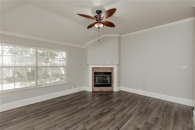 Building Photo - 17002 Hillside Dr