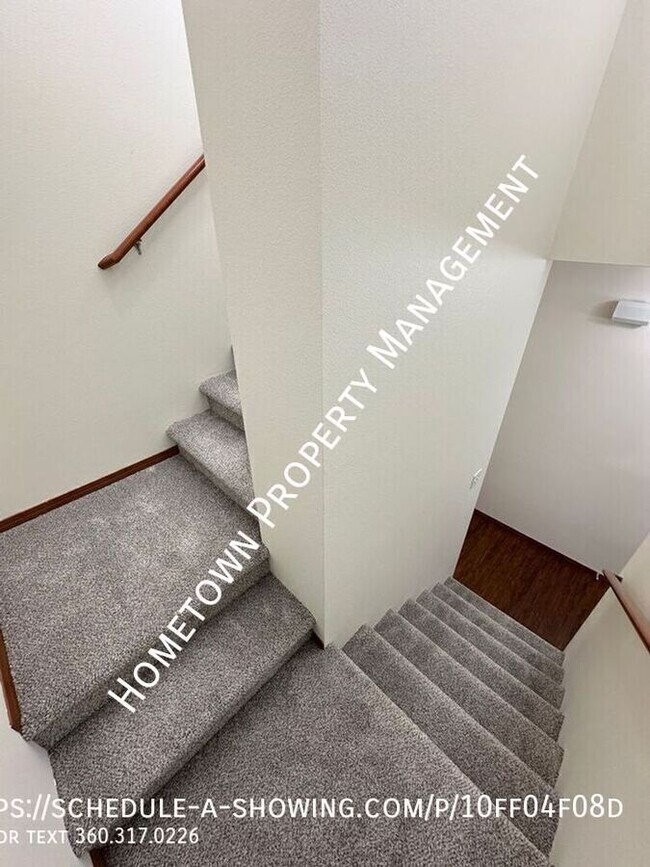 Building Photo - 520 Yauger Way NW