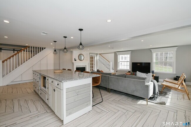 Building Photo - 50 1/2 Mountain Spring Rd