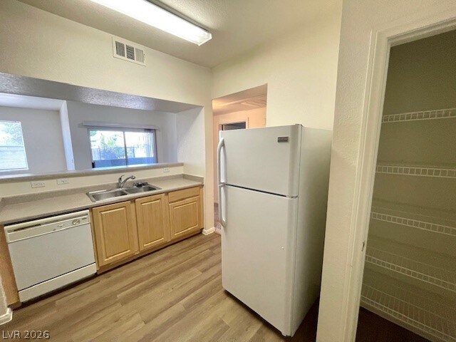 Building Photo - 6955 N Durango Dr