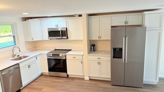 Building Photo - 36 Chestnut Hls