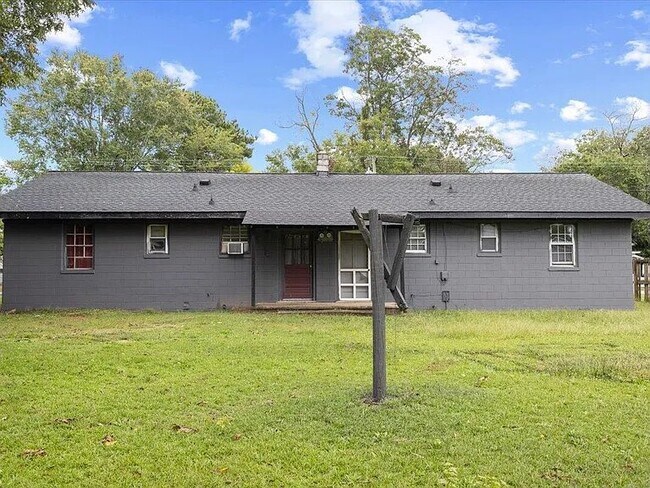 Building Photo - 1209 Evergreen Rd
