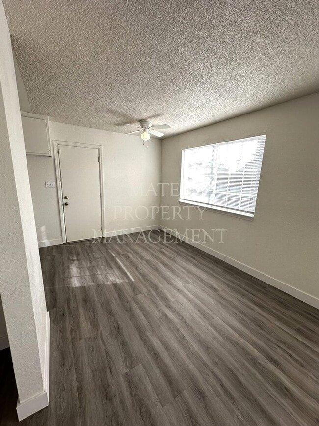 Building Photo - 560 Gilbert Ave