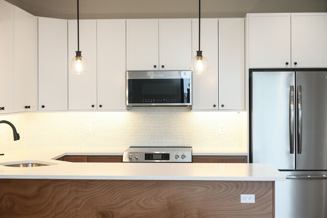 Kitchen - 135 E Park Ave
