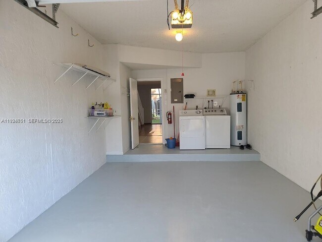 Building Photo - 1428 Coronado Rd