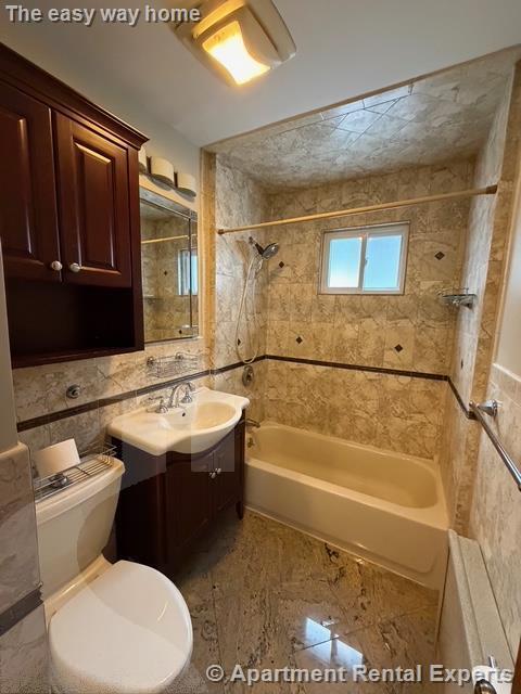 Building Photo - 33 Lafayette St