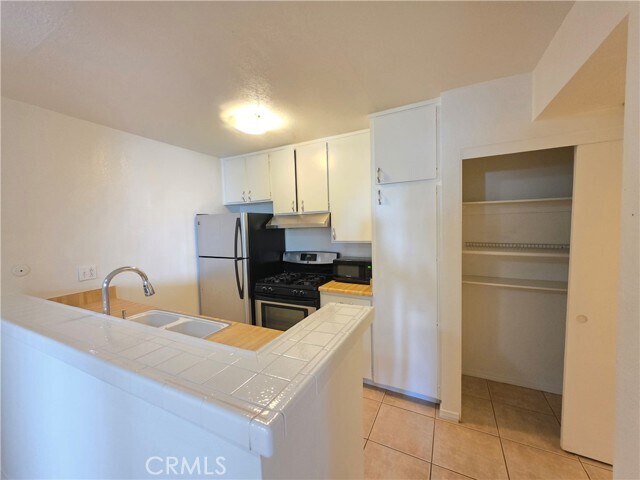 Building Photo - 18645 Hatteras St