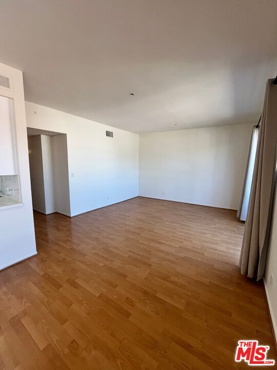 Building Photo - 533 S St Andrews Pl